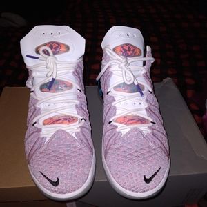 Mens LeBron nike shoes